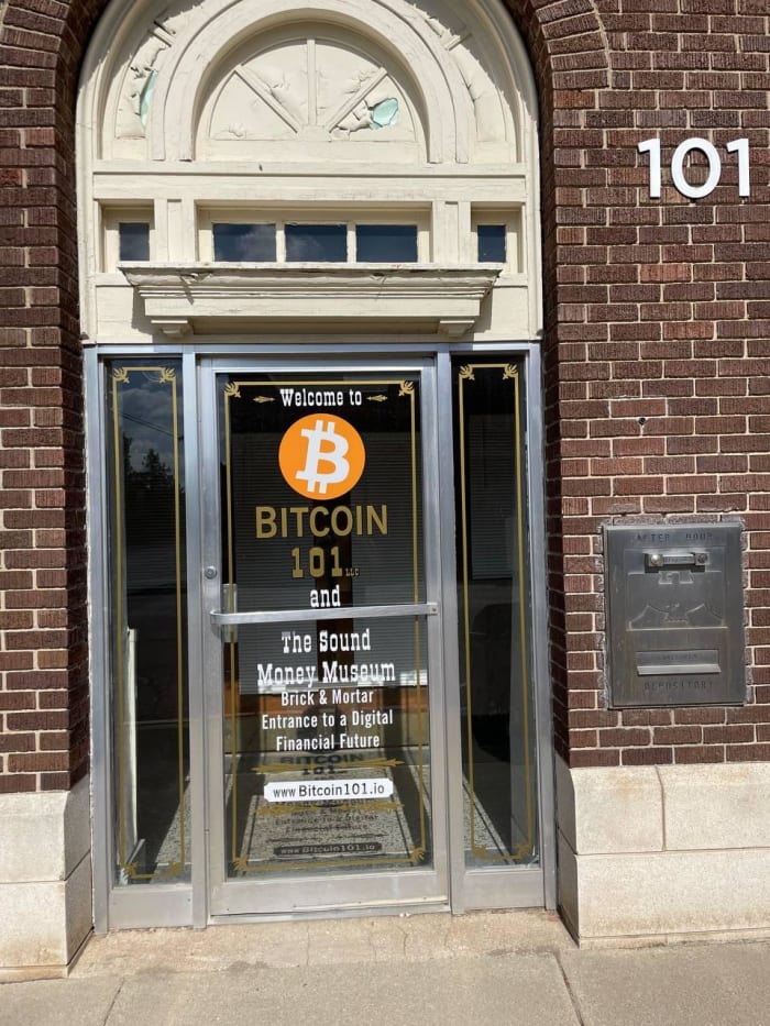 Bitcoin 101 y el museo del dinero sonoro