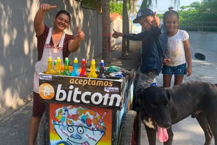 Bitcoin en el hielo raspado de El Salvador
