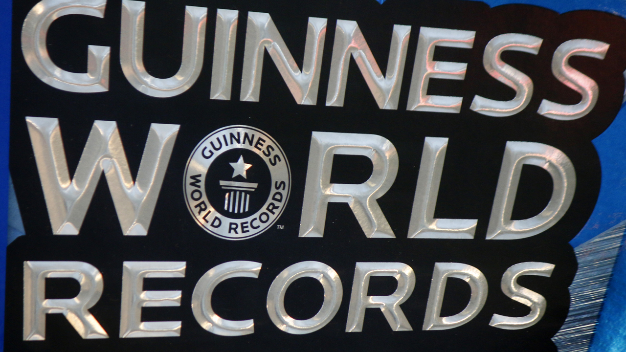 Bitcoin agregado al Libro Guinness de los récords mundiales como la 'primera criptomoneda descentralizada'