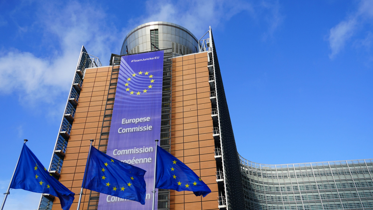 Bruselas impulsará el lanzamiento de pagos instantáneos en euros y propone legislación