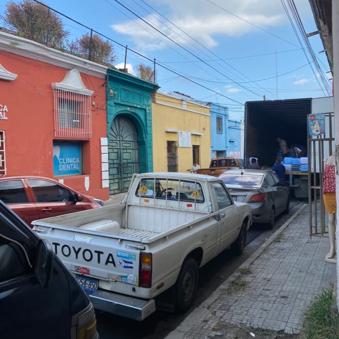 camión en las calles de El Salvador